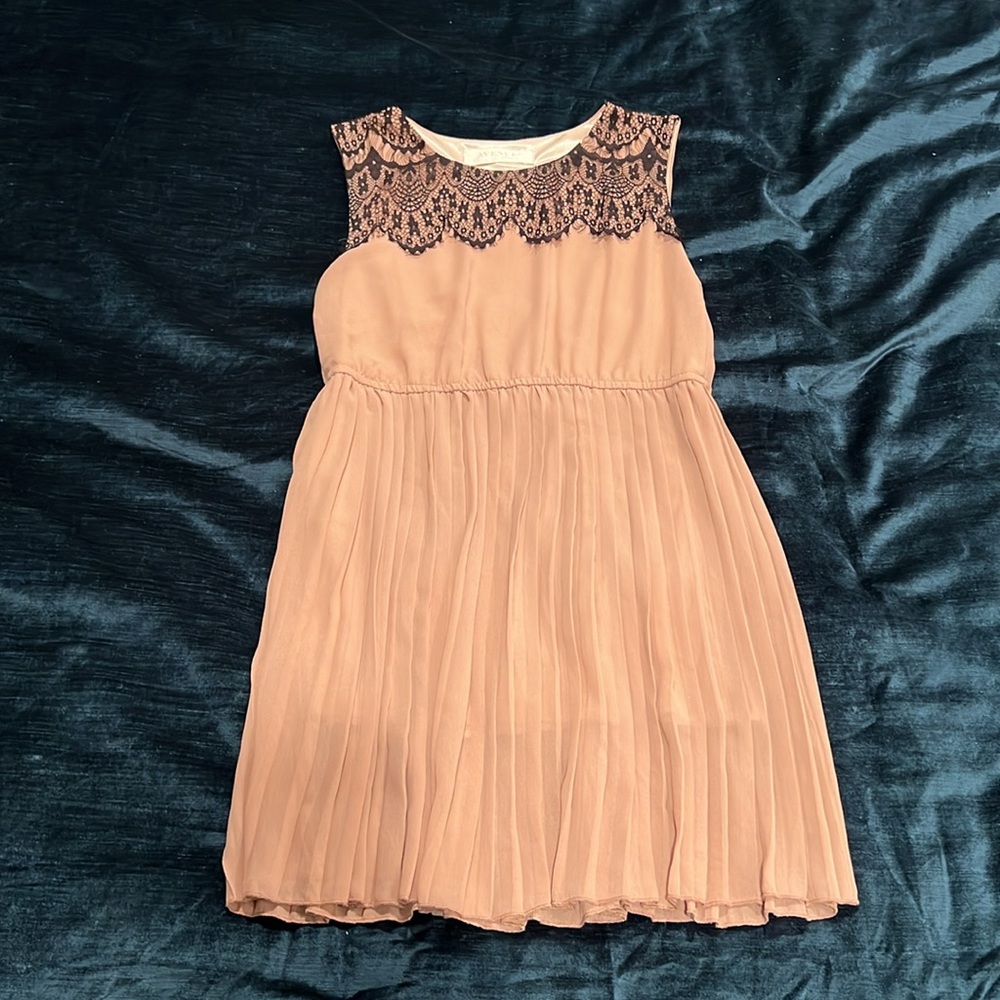Pleated Lace Dress Nude color